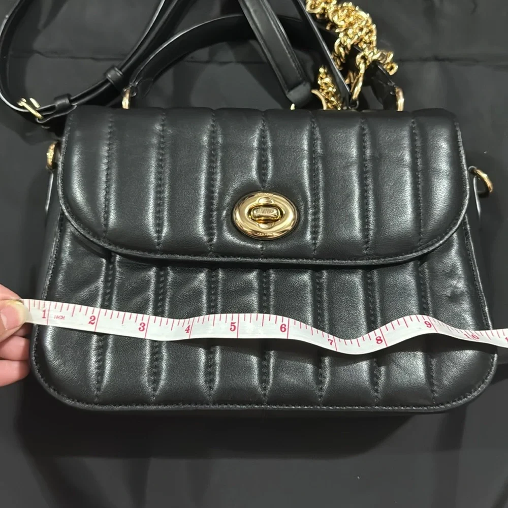 Elegant Black Quilted coach handbag - Picture 4 of 8